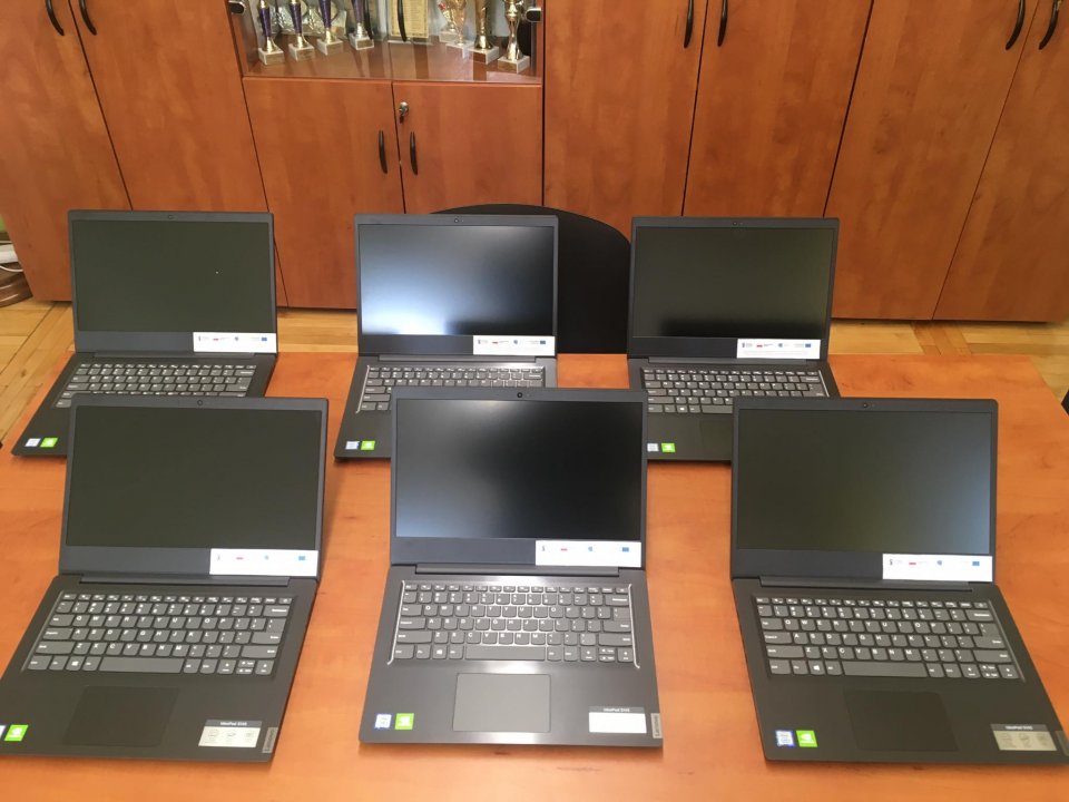 - laptopy_w-ce.jpg - laptopy_w-ce.jpg